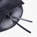 Satteltasche aus veganem Leder mit verstellbarem Gurt und Fransen
