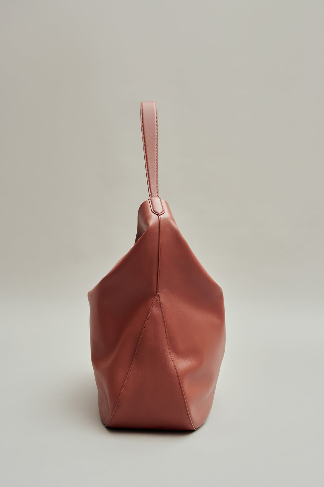 Minimalistische Hobo Schultertasche mit Reißverschlussbeutel